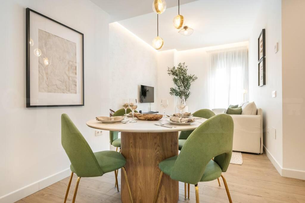 Delightful And Bright In Center By Rems Málaga
